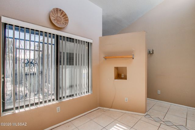 5231 N 1st Avenue, Tucson, AZ 85718