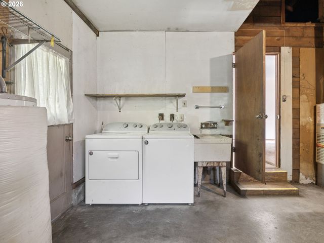 3673 MAPLETON Dr, West Linn, OR 97068