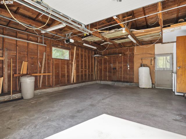 3673 MAPLETON Dr, West Linn, OR 97068