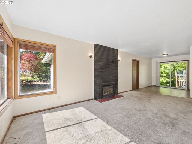 3673 MAPLETON Dr, West Linn, OR 97068