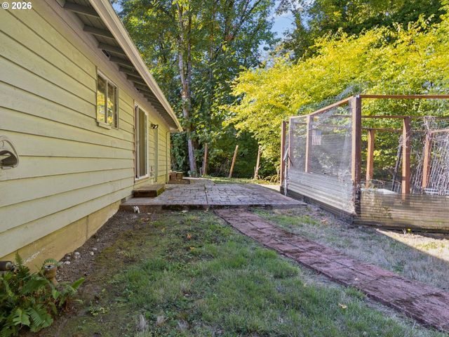 3673 MAPLETON Dr, West Linn, OR 97068