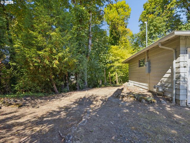 3673 MAPLETON Dr, West Linn, OR 97068