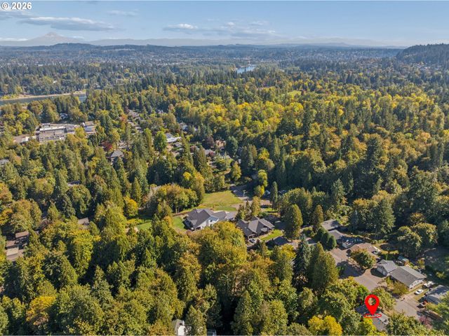 3673 MAPLETON Dr, West Linn, OR 97068