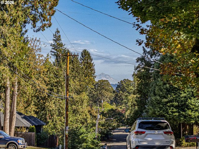 3673 MAPLETON Dr, West Linn, OR 97068
