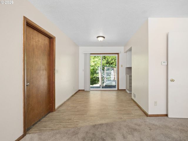 3673 MAPLETON Dr, West Linn, OR 97068