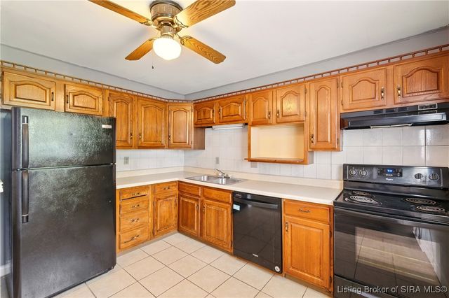 318 Villa Drive, Sellersburg, IN 47172