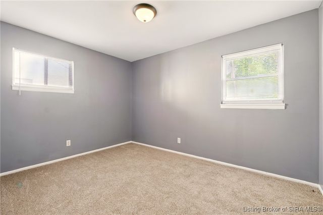 318 Villa Drive, Sellersburg, IN 47172