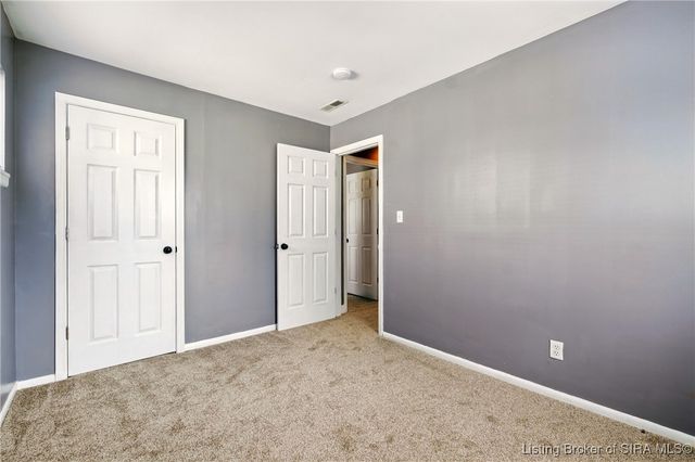 318 Villa Drive, Sellersburg, IN 47172