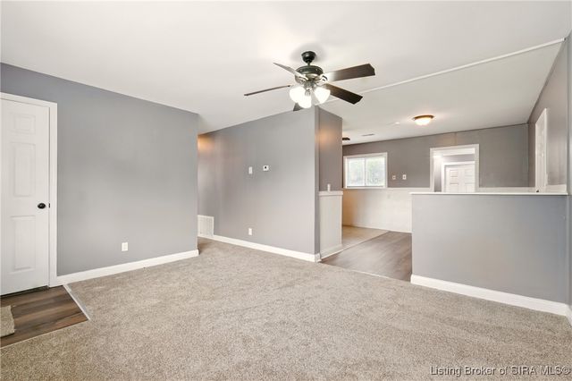 318 Villa Drive, Sellersburg, IN 47172