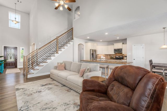 9810 Santa Anita Drive, Mont Belvieu, TX 77523