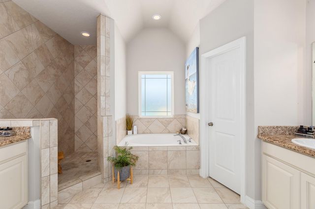 9810 Santa Anita Drive, Mont Belvieu, TX 77523