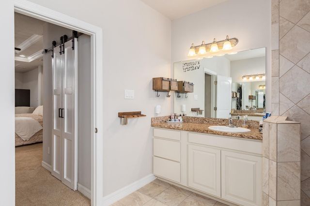 9810 Santa Anita Drive, Mont Belvieu, TX 77523