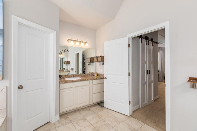 9810 Santa Anita Drive, Mont Belvieu, TX 77523