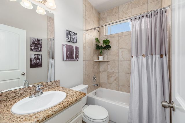 9810 Santa Anita Drive, Mont Belvieu, TX 77523