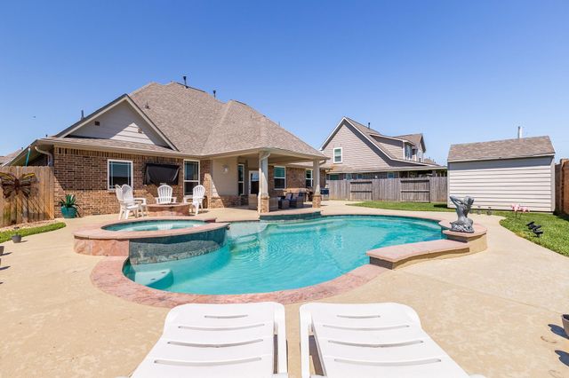 9810 Santa Anita Drive, Mont Belvieu, TX 77523