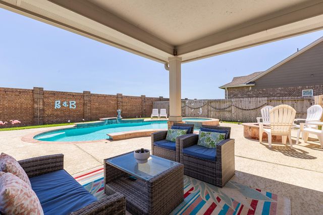 9810 Santa Anita Drive, Mont Belvieu, TX 77523