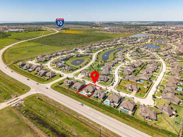 9810 Santa Anita Drive, Mont Belvieu, TX 77523