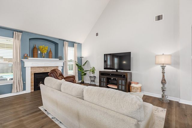 9810 Santa Anita Drive, Mont Belvieu, TX 77523