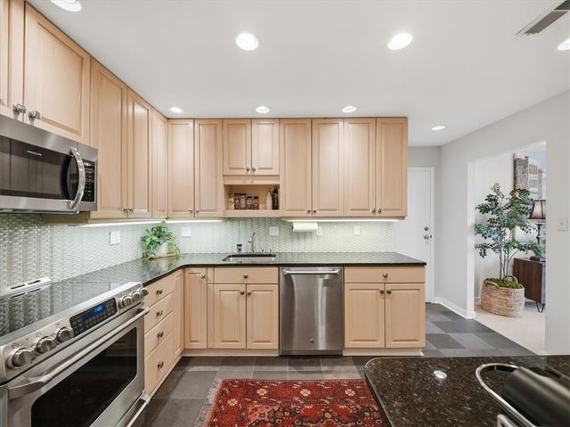 540 N Neville Street 603, Oakland, PA 15213