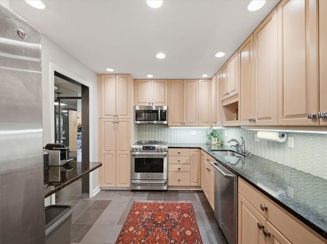 540 N Neville Street 603, Oakland, PA 15213