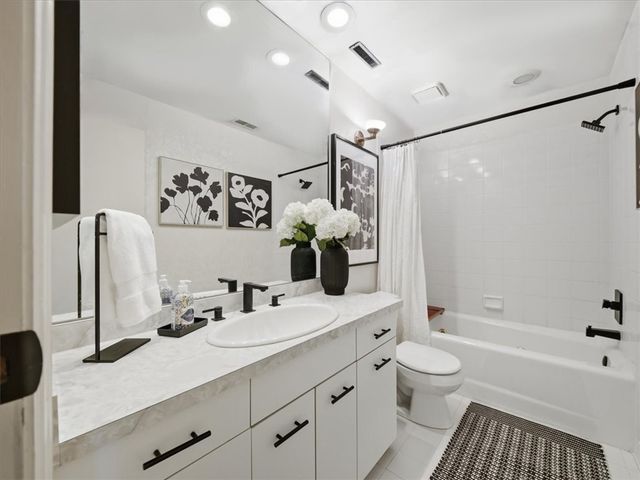 540 N Neville Street 603, Oakland, PA 15213