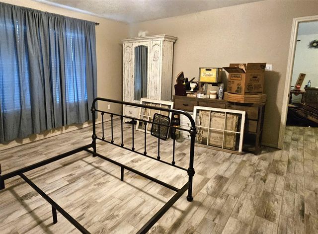 1319 E Main Street, Humble, TX 77338