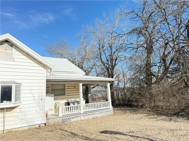 18794 Mckinley Lake Road, Parsons, KS 67357
