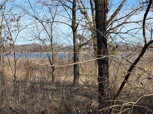 18794 Mckinley Lake Road, Parsons, KS 67357