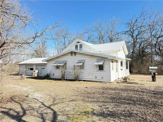18794 Mckinley Lake Road, Parsons, KS 67357