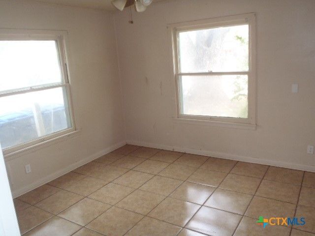 335 Hot Wells Boulevard, San Antonio, TX 78223