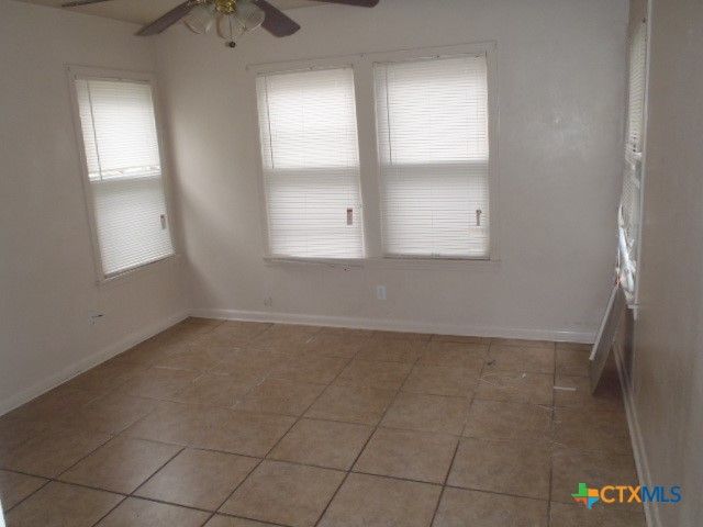 335 Hot Wells Boulevard, San Antonio, TX 78223