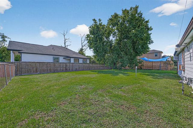 3638 Nathaniel Brown St, Houston, TX 77021