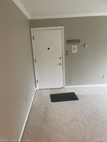 100 W Hickory Grove Road 7, Bloomfield Hills, MI 48304
