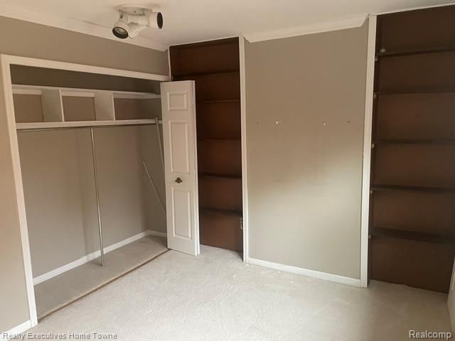 100 W Hickory Grove Road 7, Bloomfield Hills, MI 48304