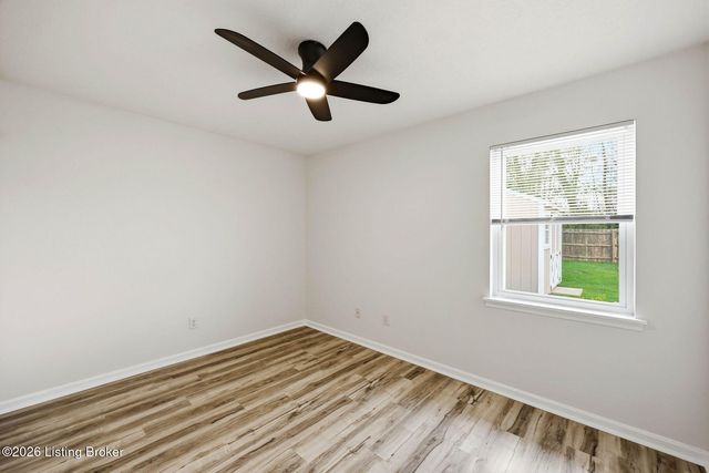 9403 Moonridge Pl, Louisville, KY 40229