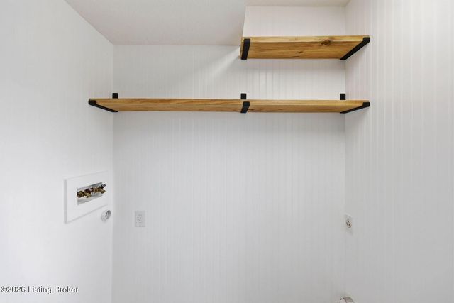 9403 Moonridge Pl, Louisville, KY 40229