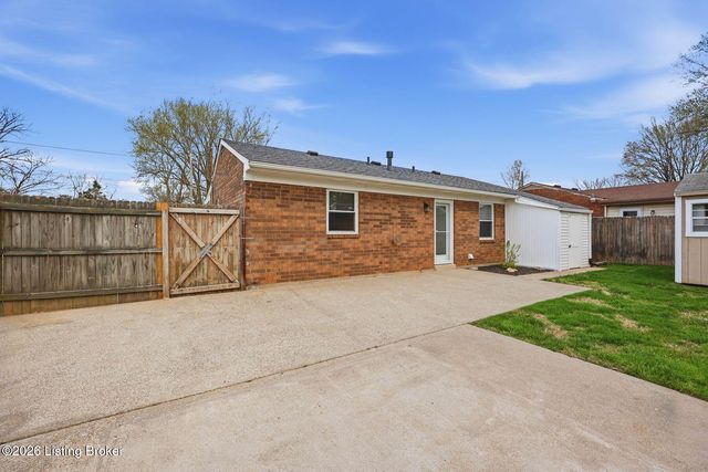 9403 Moonridge Pl, Louisville, KY 40229