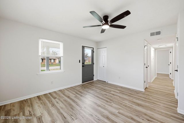 9403 Moonridge Pl, Louisville, KY 40229