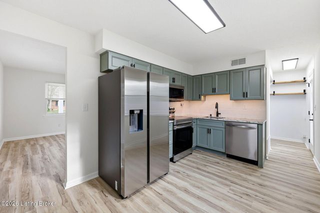 9403 Moonridge Pl, Louisville, KY 40229