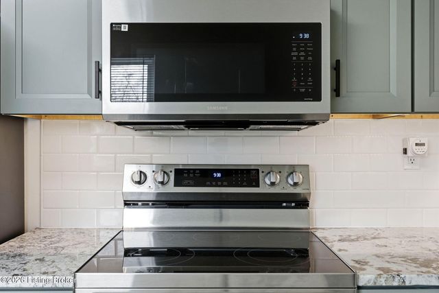 9403 Moonridge Pl, Louisville, KY 40229