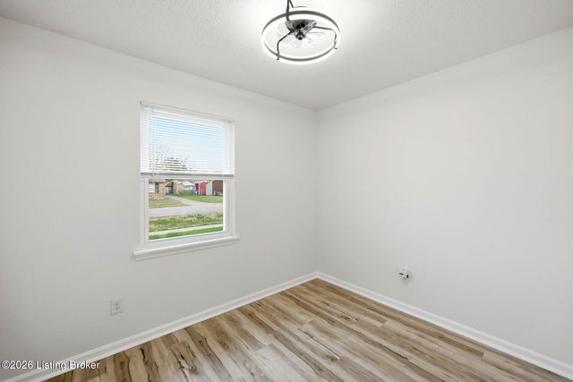 9403 Moonridge Pl, Louisville, KY 40229