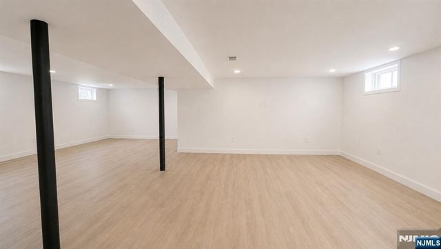 4 Atkins Court, Clifton, NJ 07013