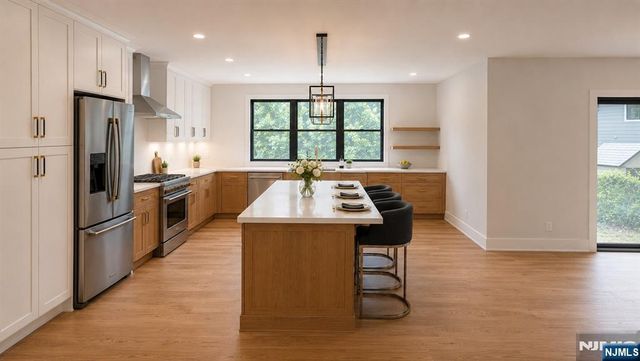 4 Atkins Court, Clifton, NJ 07013