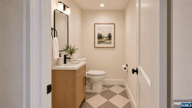 4 Atkins Court, Clifton, NJ 07013