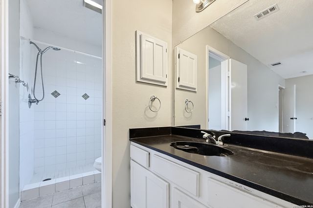 9806 Broad Forest St, San Antonio, TX 78250