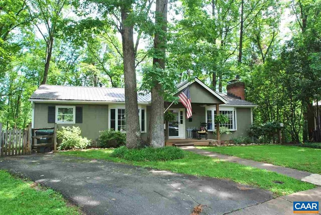 114 ELKHORN RD A, Charlottesville, VA 22901