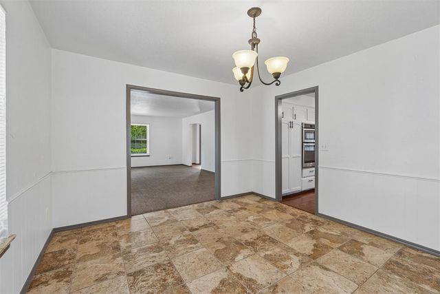 2709 Trail Creek Road, Edmond, OK 73012