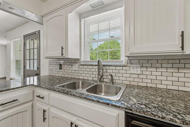 2709 Trail Creek Road, Edmond, OK 73012