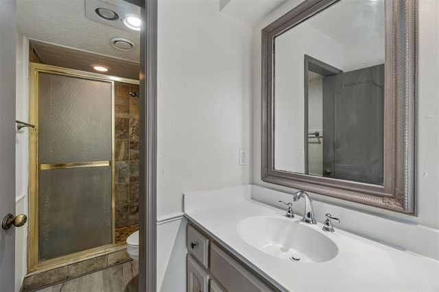 2709 Trail Creek Road, Edmond, OK 73012