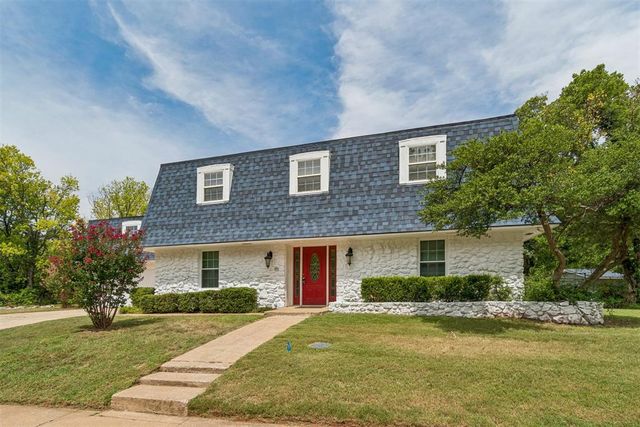 2709 Trail Creek Road, Edmond, OK 73012
